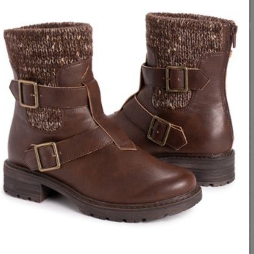 NWT Brown button detail Muk Luk Lukees ankle boot 🌷